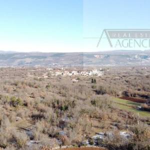 Imotski građevinsko zemljište 2329 m2 - odlična lokacija - Drum