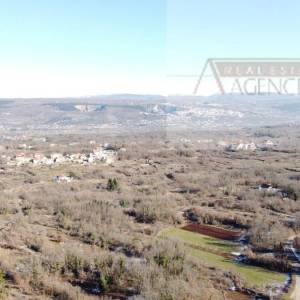 Imotski građevinsko zemljište 2329 m2 - odlična lokacija - Drum