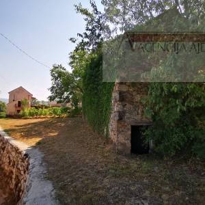 Imotski kamena kuća sa okućnicom Kamenmost