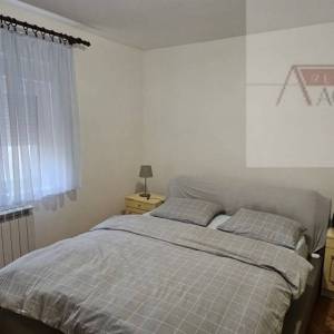 Imotski kuća u centru grada 380 m2