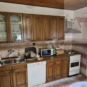 Imotski kuća u centru grada 380 m2