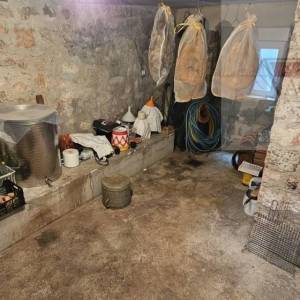 Imotski kuća u centru grada 380 m2