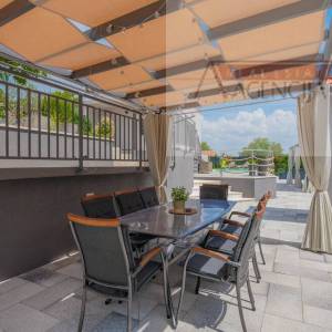 Imotski kuća za odmor 338 m2 + bazen 40 m2 - novo u ponudi