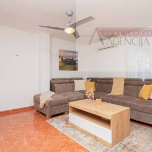 Imotski kuća za odmor 338 m2 + bazen 40 m2 - novo u ponudi