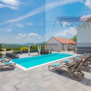 Imotski kuća za odmor 338 m2 + bazen 40 m2 - novo u ponudi