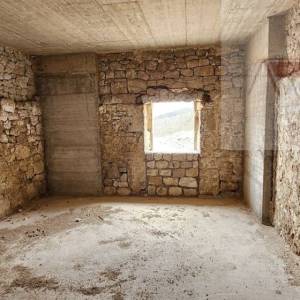 Imotski kuća za odmor u izgradnji 300 m2 - parcela 4300 m2 - intima