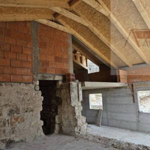 Imotski kuća za odmor u izgradnji 300 m2 - parcela 4300 m2 - intima