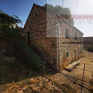 Imotski Lokvičići kamene kuće na parceli od 2035 m2 - ekskluziva