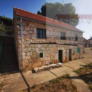 Imotski Lokvičići kamene kuće na parceli od 2035 m2 - ekskluziva