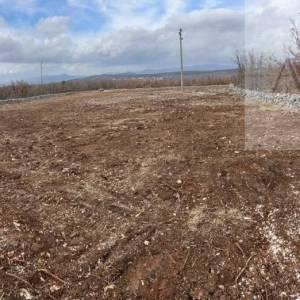 Imotski Lovreć 5499 m2 građevinsko zemljište - uređeno