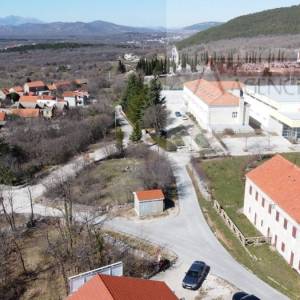 Imotski Lovreć stambeno-poslovni objekt 700 m2 - NOVO