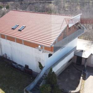 Imotski Lovreć stambeno-poslovni objekt 700 m2 - NOVO