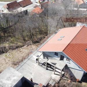 Imotski Lovreć stambeno-poslovni objekt 700 m2 - NOVO