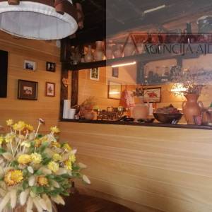 Imotski Lovreć uređena kamena kuća sa okućnicom