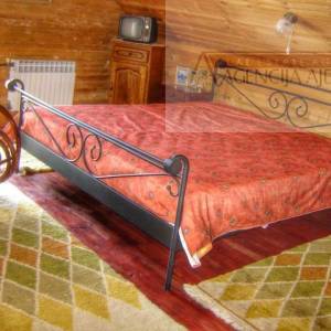 Imotski Lovreć uređena kamena kuća sa okućnicom