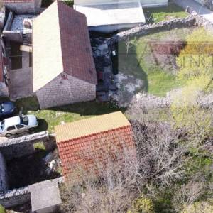 Imotski - Mrnjavci kamena kuća 68 m2 + okućnica