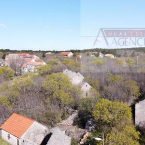 Imotski - Mrnjavci kamena kuća 68 m2 + okućnica