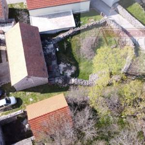 Imotski - Mrnjavci kamene kuća 190m2 + okućnica