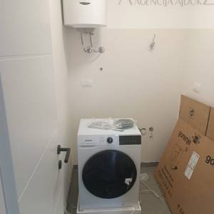 Imotski nova kuća 199 m2 + bazen - top ponuda!