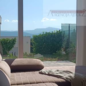 Imotski nova kuća 199 m2 + bazen - top ponuda!