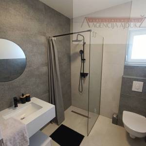 Imotski nova kuća 199 m2 + bazen - top ponuda!