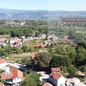 Imotski obiteljska kamena kuća 250 m2 + okućnica 1209 m2 Drum