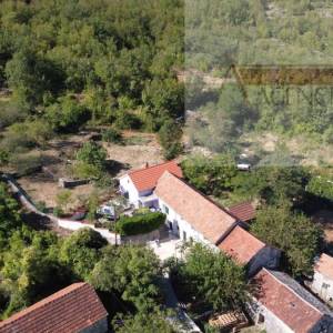 Imotski obiteljska kamena kuća 250 m2 + okućnica 1209 m2 Drum