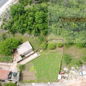 Imotski Poljica građevinsko zemljište 2502 m2 + objekti - novo