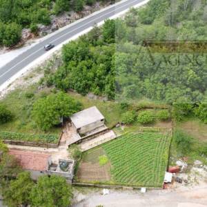 Imotski Poljica građevinsko zemljište 2502 m2 + objekti - novo