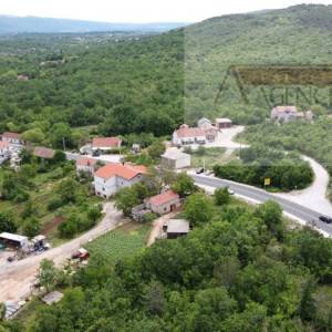 Imotski Poljica građevinsko zemljište 2502 m2 + objekti - novo