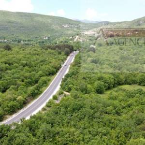 Imotski Poljica građevinsko zemljište 2502 m2 + objekti - novo