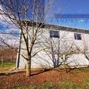 Imotski poslovni objekt 635 m2 sa zemljištem 1950 m2