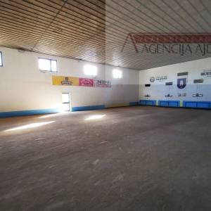 Imotski poslovni objekt 635 m2 sa zemljištem 1950 m2