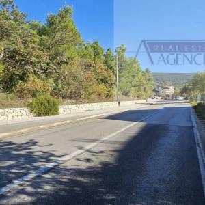 Imotski poslovni prostor 200 m2 + dvorište - najam