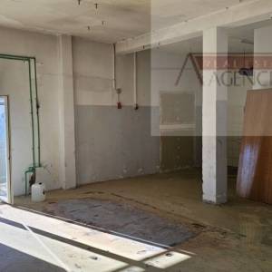 Imotski poslovni prostor 200 m2 + dvorište - najam