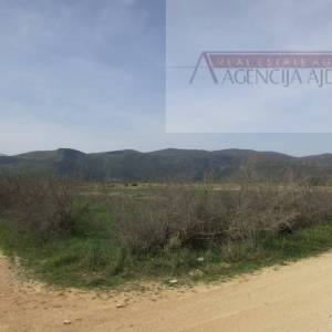 Imotski Postranje 18000 m2 poljoprivredno!