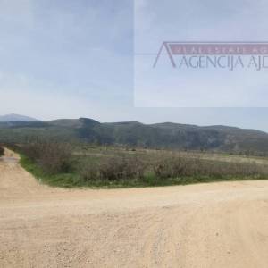 Imotski Postranje 18000 m2 poljoprivredno!