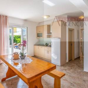 Imotski Proložac Donji vila s bazenom 286 m2 - novo u ponudi