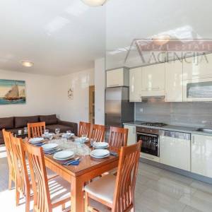 Imotski Proložac Donji vila s bazenom 286 m2 - novo u ponudi