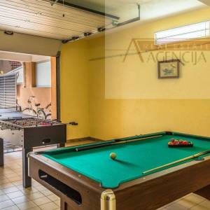 Imotski Proložac Donji vila s bazenom 286 m2 - novo u ponudi