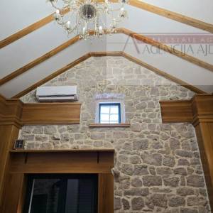 Imotski renovirana kamena kuća - vrhunska nekretnina - novo!