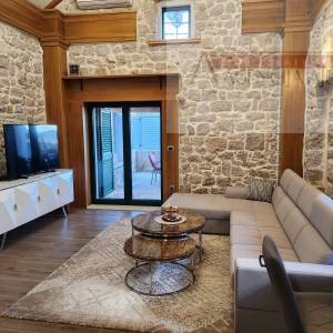 Imotski renovirana kamena kuća - vrhunska nekretnina - novo!