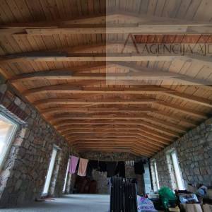 Imotski Runović kamena kuća 250 m2 sa uređenom okućnicom