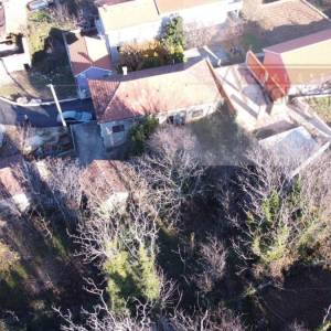 Imotski Runović obiteljska kuće 230 m2 + okućnica