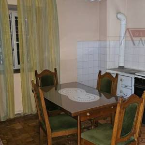 Imotski Runović obiteljska kuće 230 m2 + okućnica