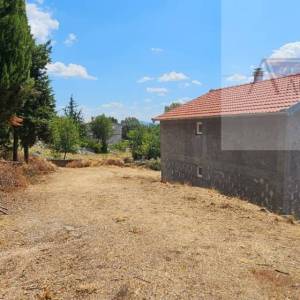 Imotski samostojeća kuća 140 m2 na parceli od 1196 m2 - novo u ponudi