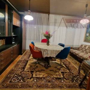 Imotski samostojeća kuća 3 etaže 372 m2 + velika okućnica