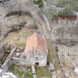 Imotski Slivno kamene kuće + okućnica - novo u ponudi