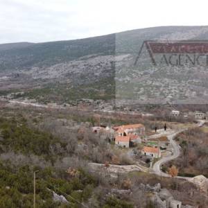 Imotski Slivno kamene kuće + okućnica - novo u ponudi