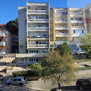 Imotski stan 71,60 m2 odlična lokacija - novo u ponudi